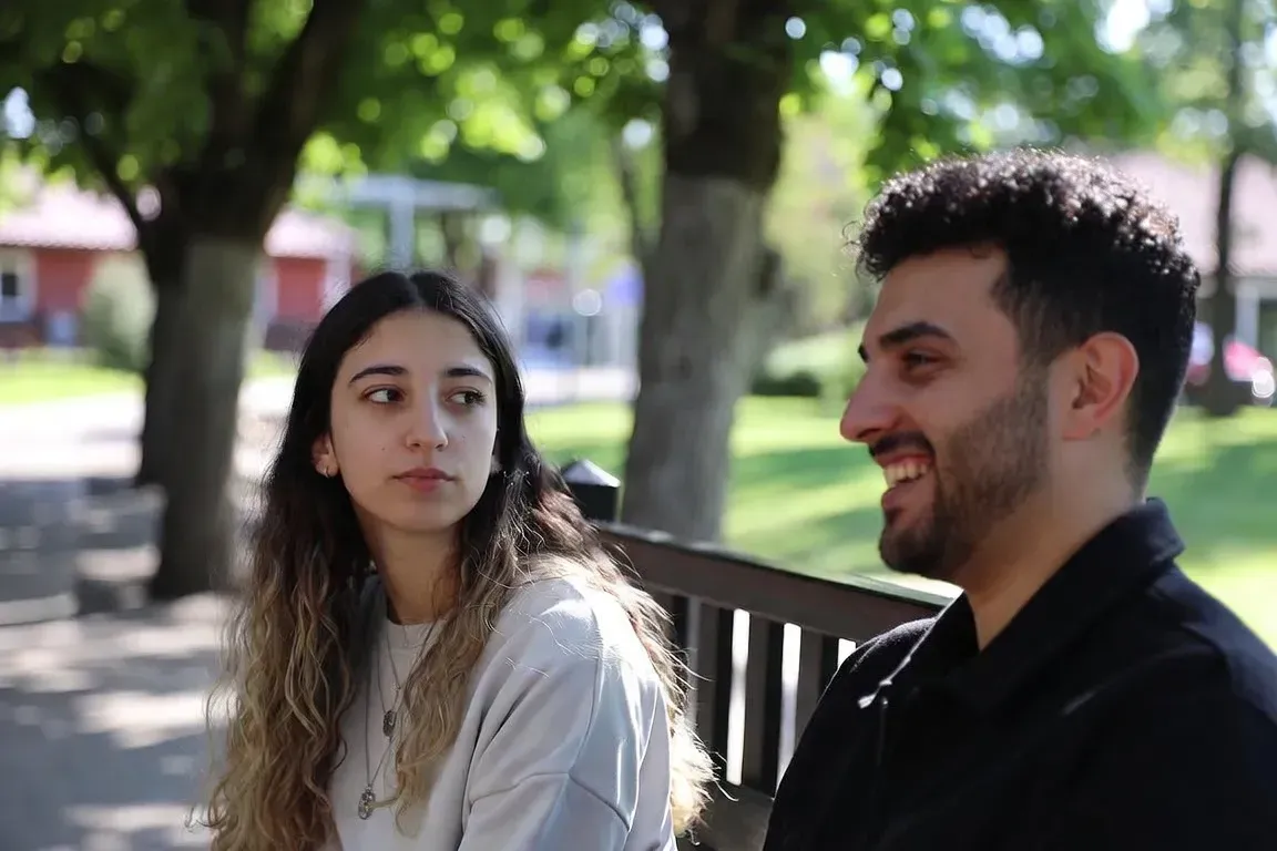 Usando um Companion de IA Para Praticar Habilidades Sociais Com Mulheres